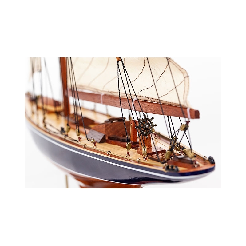 Maquette Endeavour - Maquette bateau en bois peint - Marie Galante